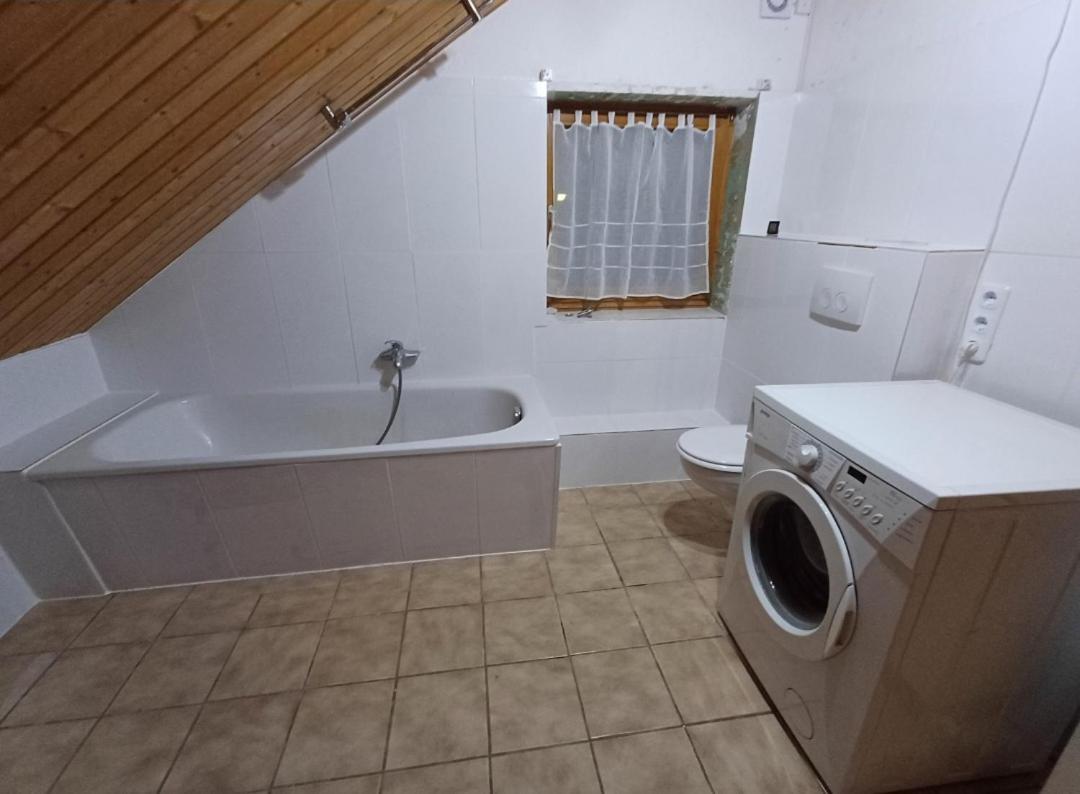 Hopfach Dachwohnung Wolpertshausen المظهر الخارجي الصورة